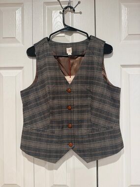 Classic Plaid Women's Vest in Brown